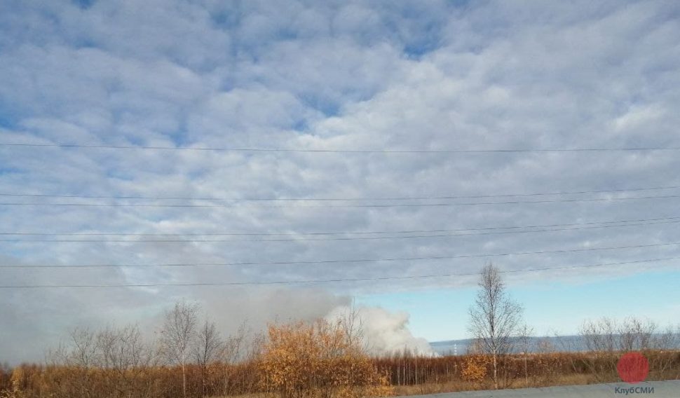 В Северодвинске устраняют возгорание на свалке